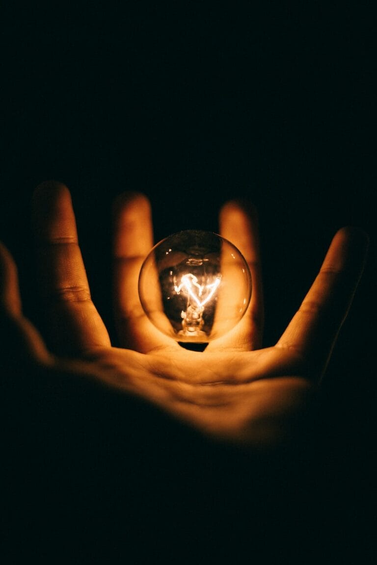 What is a Light Bulb Moment: The Aha! Moment Definition and Its Significance