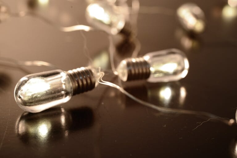 How Many Watts Does a Light Bulb Use per Hour? Calculate Your Electricity Usage with a Watt Calculator