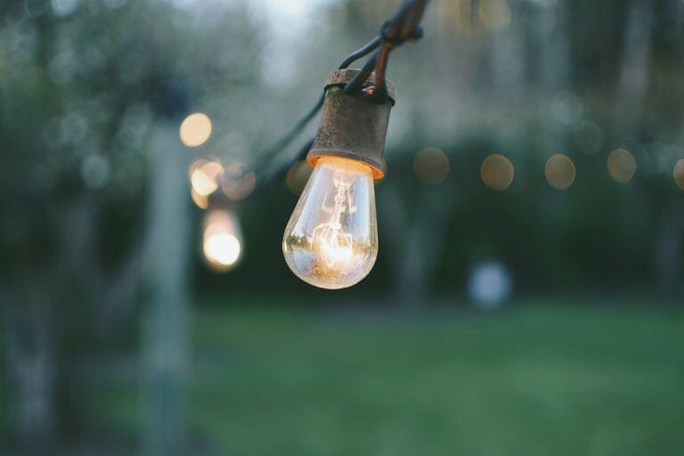 How to Throw Away LED Light Bulbs: The Proper Way to Dispose of LED Bulbs